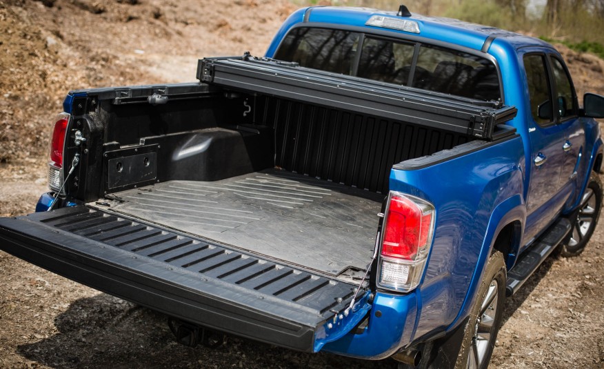 2016-Toyota-Tacoma-Limited-127-876x535