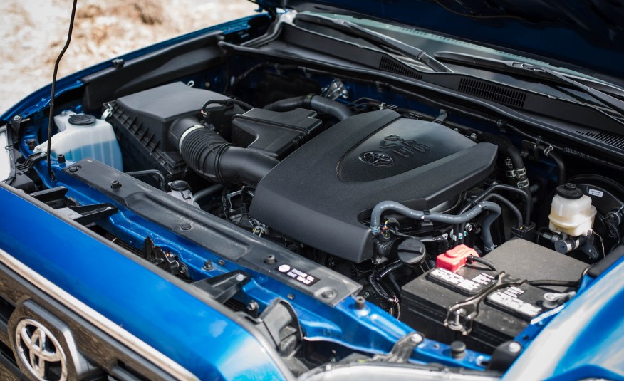 2016-Toyota-Tacoma-Limited-152-876x535