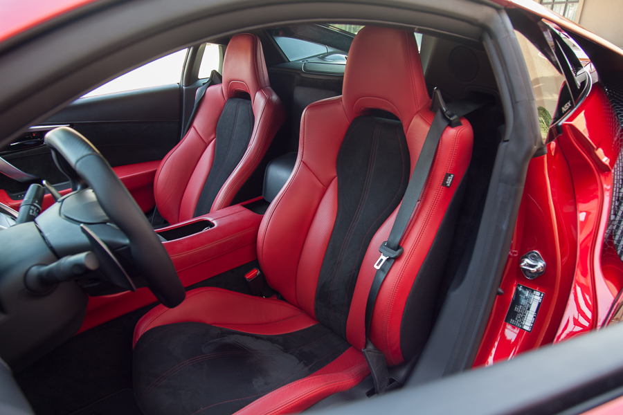 2017 Acura NSX-seats