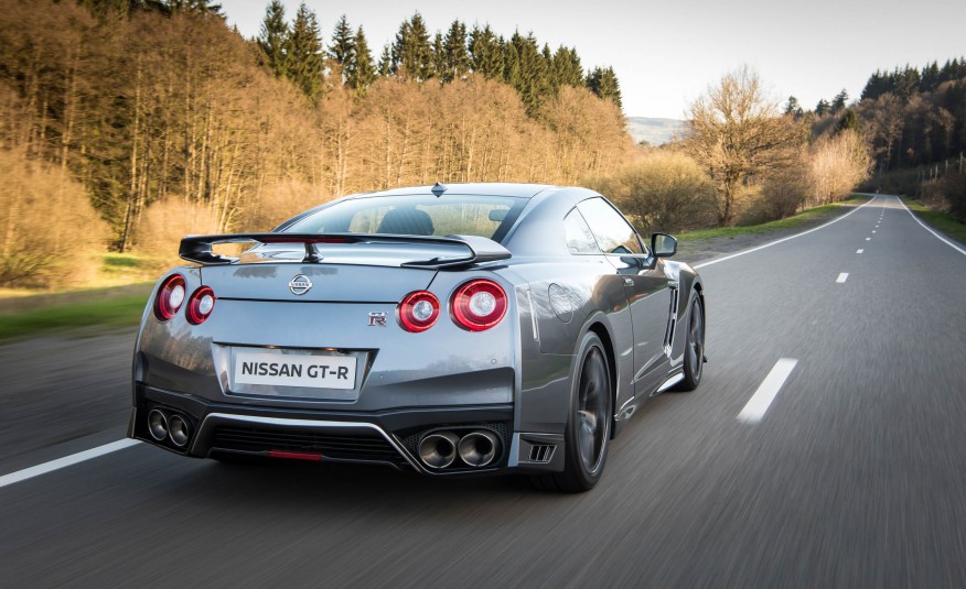 Nissan-GT-R-rear shot