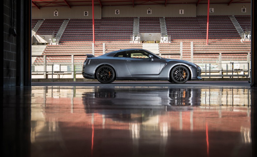  Nissan GT-R - First Drive
