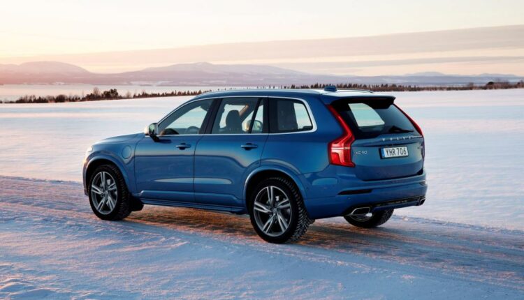 Volvo Cars Celebrates 20 Years of All-Wheel Drive in the Snow