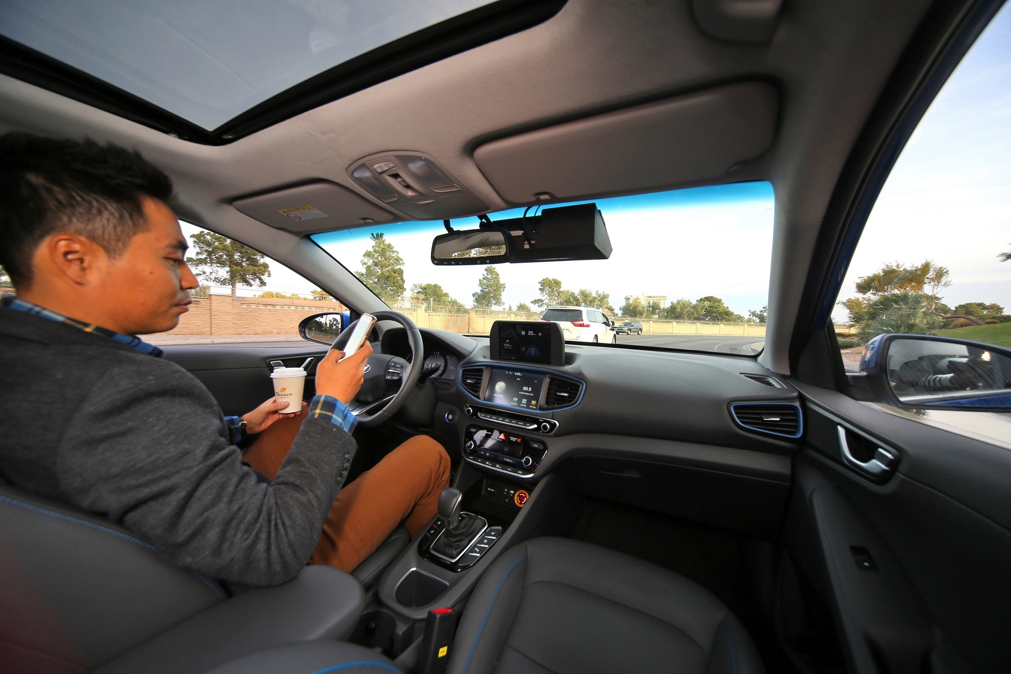 Hyundai’s New-Generation Fuel-Cell Vehicle-Interior