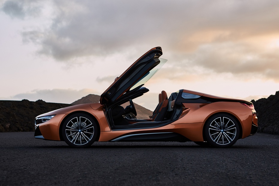 BMW Group Plant Leipzig Starts Series Production of BMW i8 Roadster