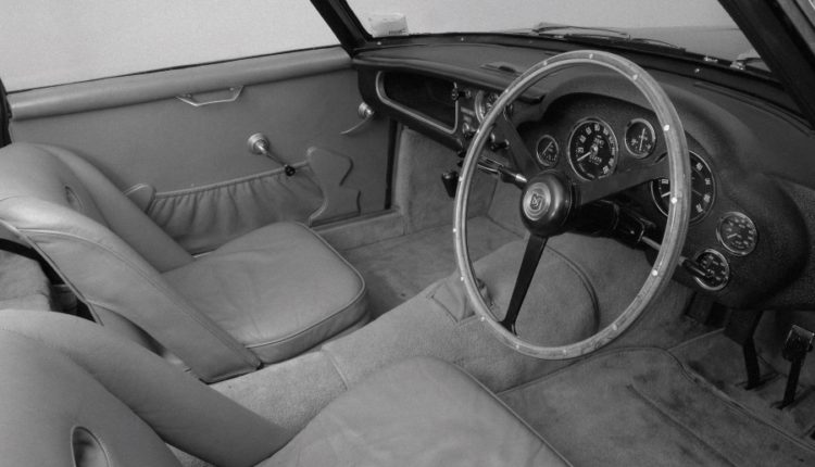DBS GT Zagato-interior