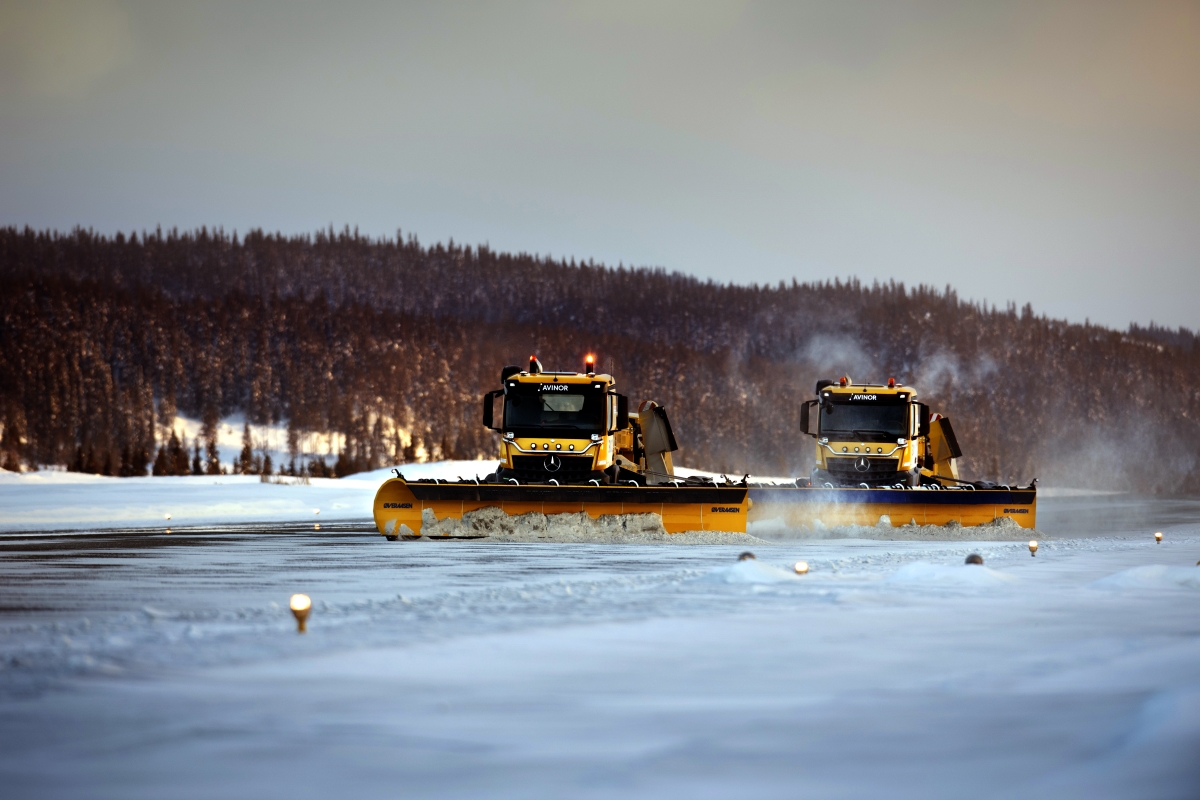 Autonomous Snowploughs Are Clearing Runways at Oslo Airport