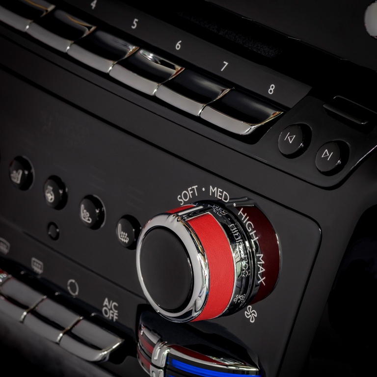 Rolls-Royce Red Phantom -the besboke interior details at its best Rolls-Royce Red Phantom -the besboke interior details at its best