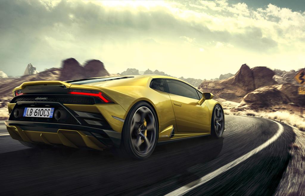 Huracán EVO RWD on the road