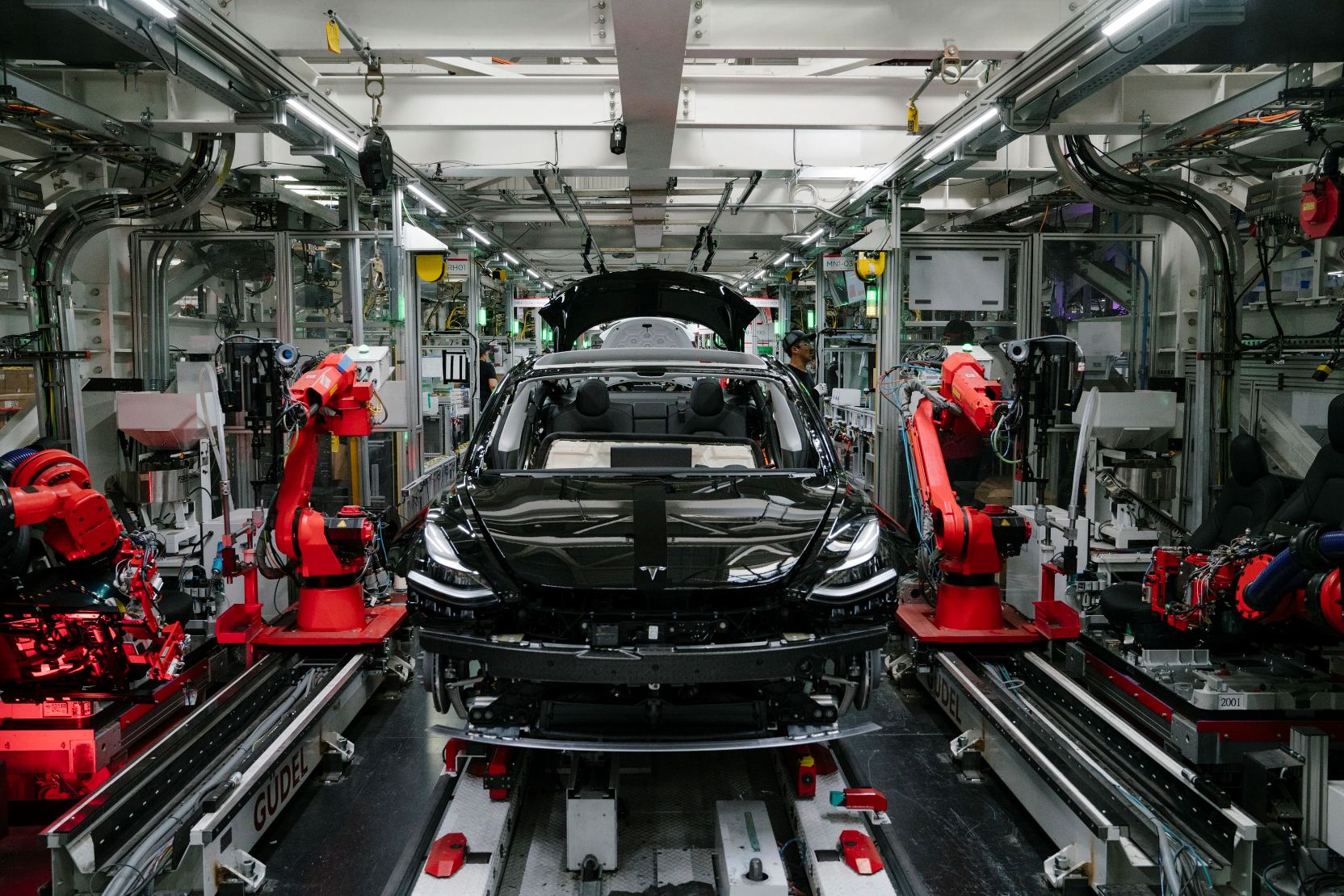 Tesla's Q3 Report Exceeded Analysts' Expectations, but Its Stock Still Fell About 3% in the Latest Trading