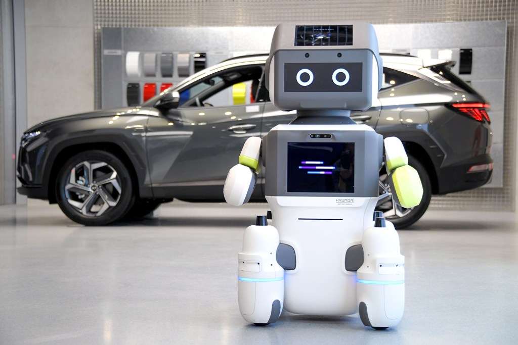 Hyundai Motor Group Launches Advanced Customer Service Robot