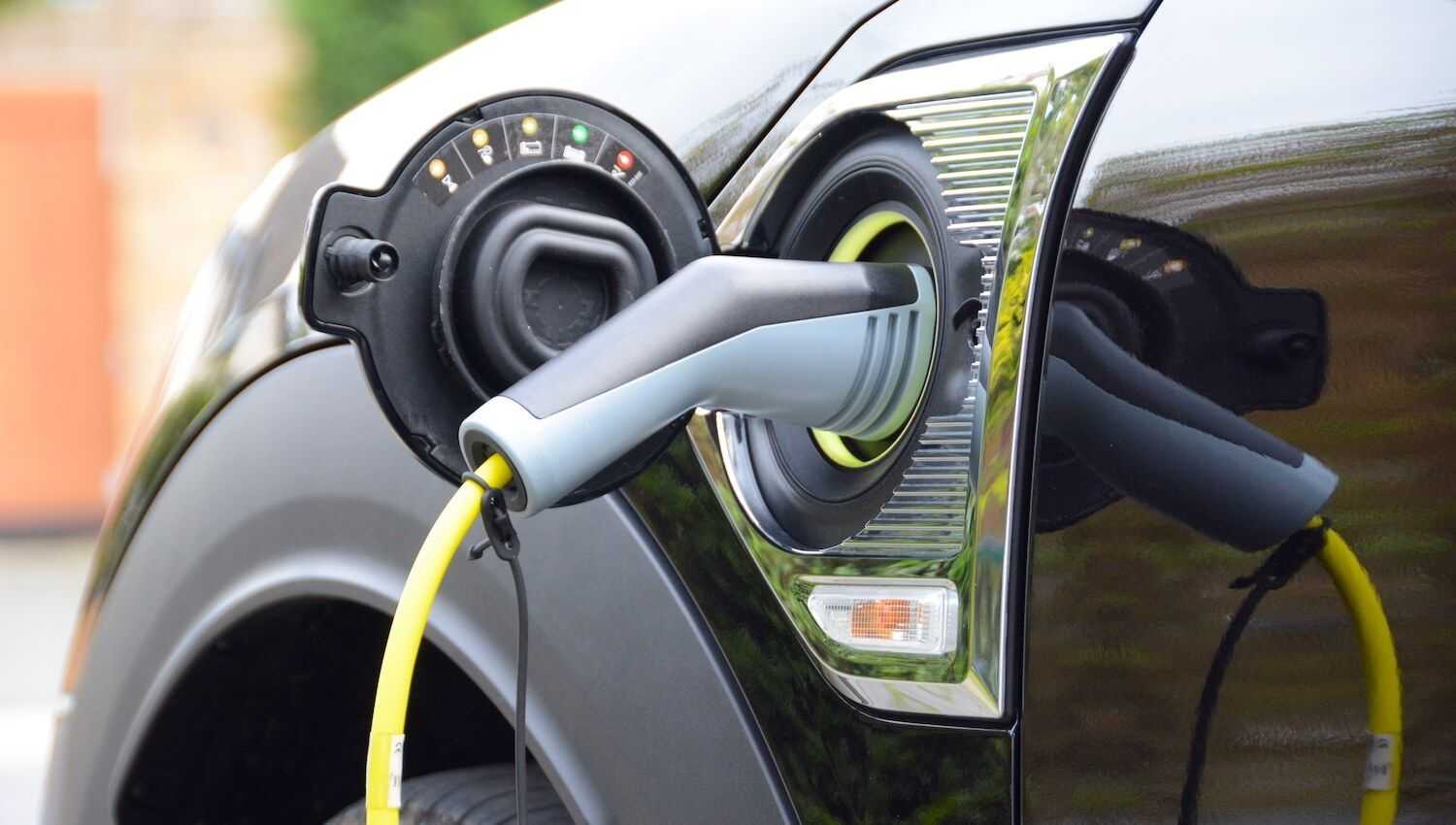 Everyday Electrics: 8 Best Low Emission Cars For 2021