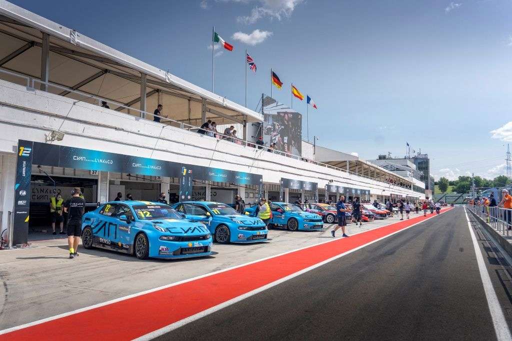​No Rest For Lynk & Co Cyan Racing As WTCR Continues In France