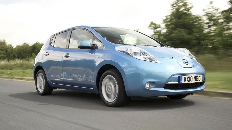 The Original Nissan Leaf Is a Glorious Bridge Between the Analogue and Digital Ages