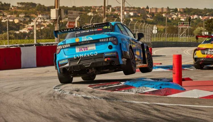​Santiago Urrutia Heads Lynk & Co Cyan Racing 1-2 in Portugal