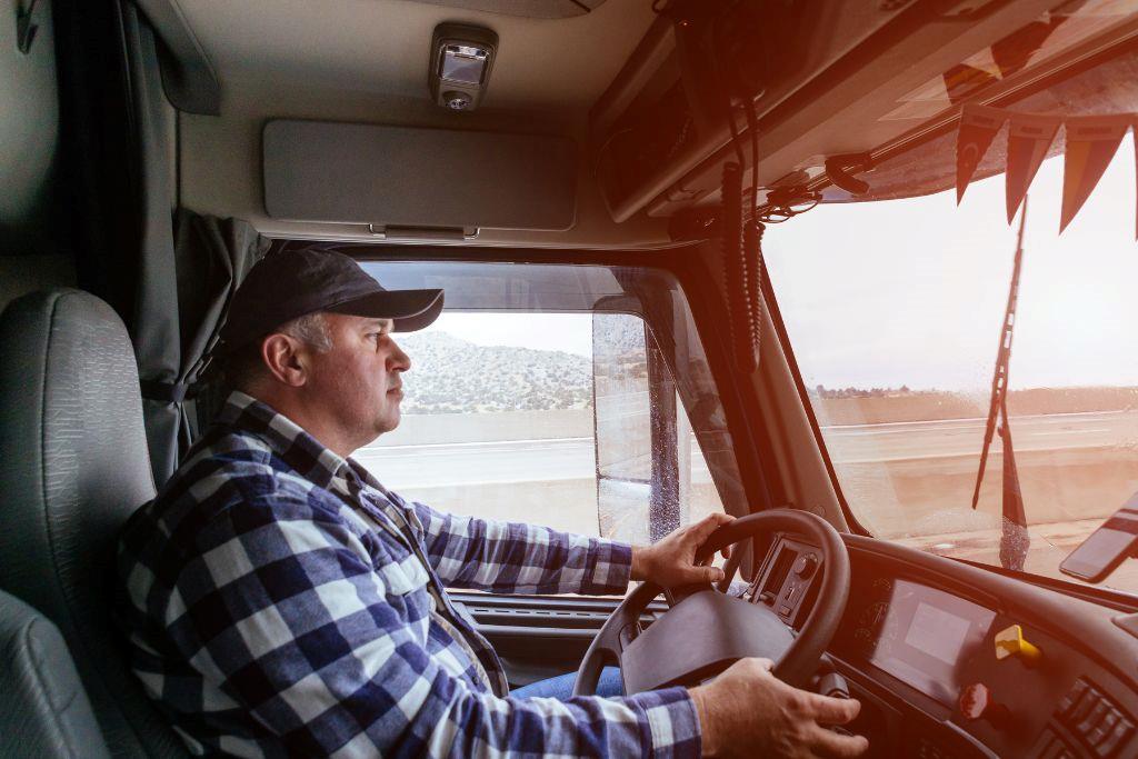 Helpful Tips for Truckers To Stay Awake for Long Hours