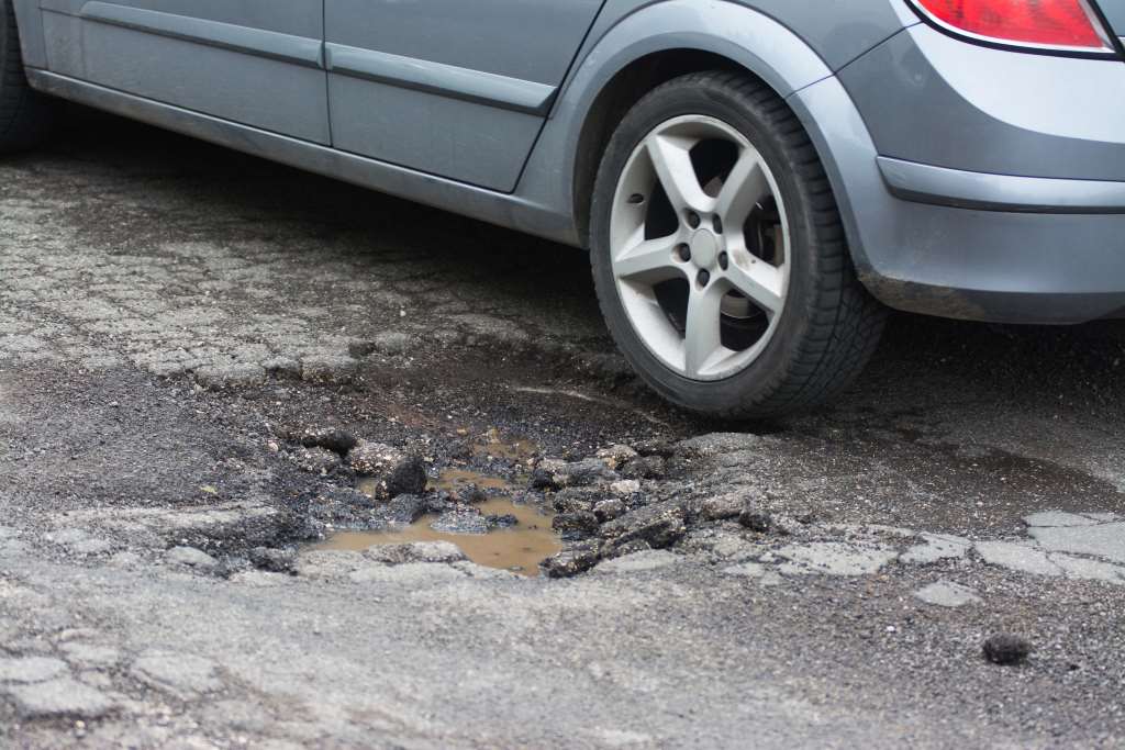 UK Councils Pay Less Than a Third of Pothole Damage Claims