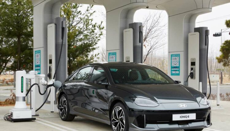 Hyundai Motor Group Shows Newly Developed Automatic Charging Robot for Electric Vehicles