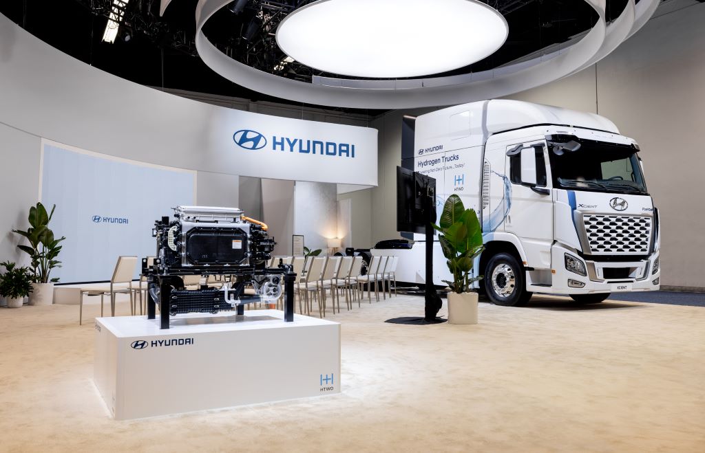 Hyundai Motor Premieres Commercialized Model of Its Xcient Fuel Cell Tractor