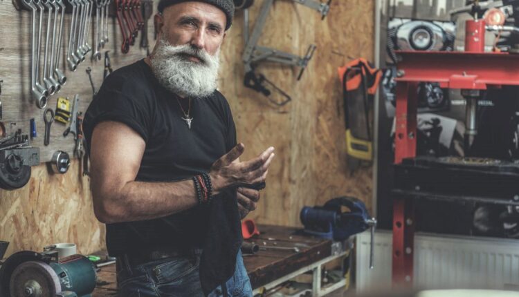 6 Things Every Home Auto Garage Should Have