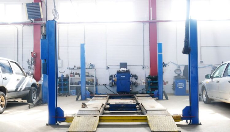 Why a Four-Post Auto Lift Is a Good Investment