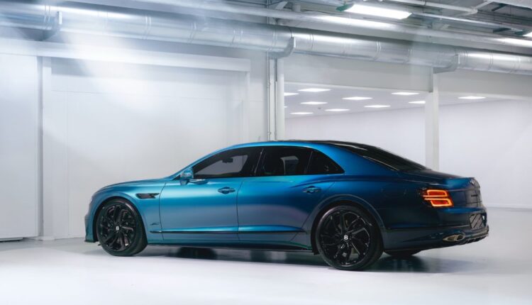 Bentley Unveils Exclusive 'Ombré by Mulliner' Paint for New Flying Spur