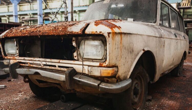 How To Responsibly Dispose of Old Car Parts