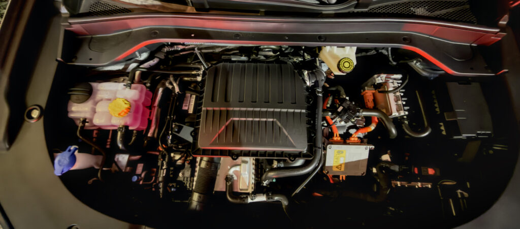 Jaecoo 8 SHS engine bay showing the 1.5-litre turbocharged petrol generator of the plug-in hybrid powertrain